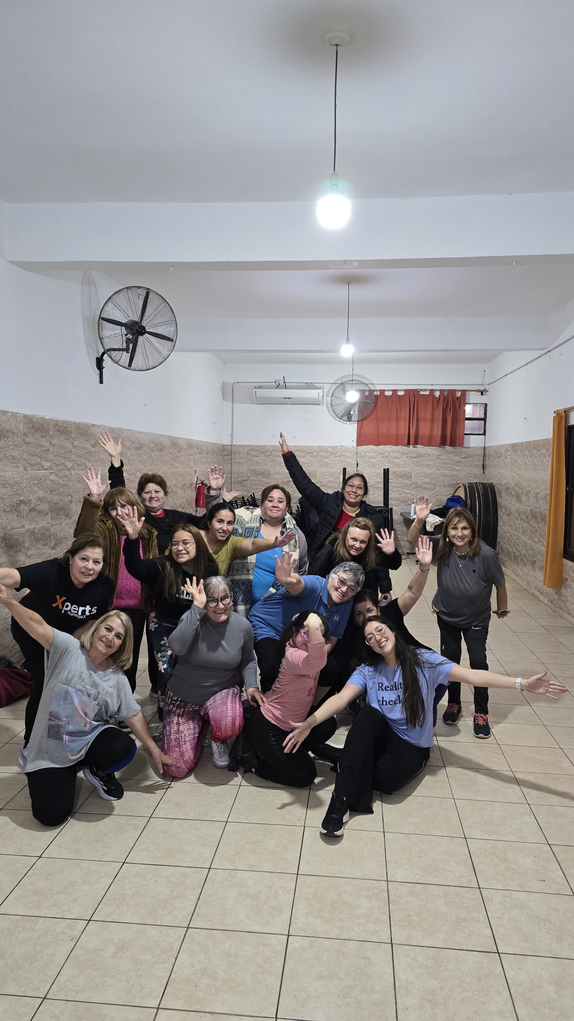 Grupo de Baile Fitness en el Centro Vecinal